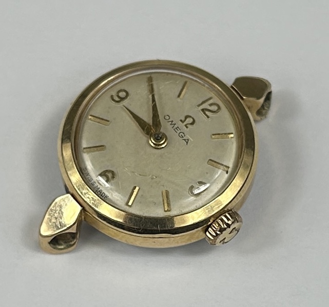 Omega. Damarmbandsur utan armband.