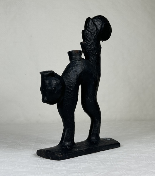 Ljusstake. Katt, gjutjärn, Alunda gjuteri AB.