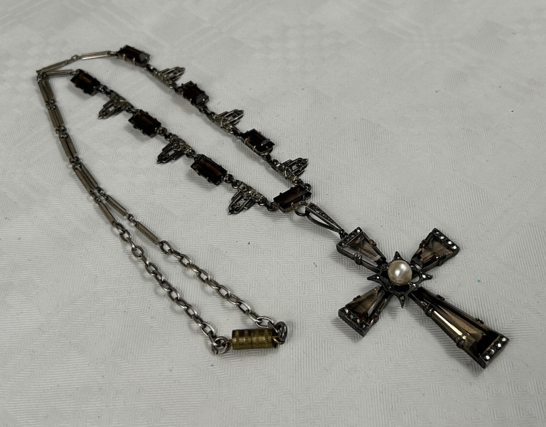 Halsband, silver, med stenar.