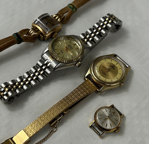 Damarmbandsur, bla Cosmo och Tissot.