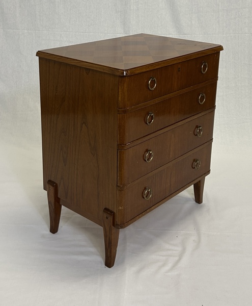 Byrå, Swedish Modern, 1920/30-tal.