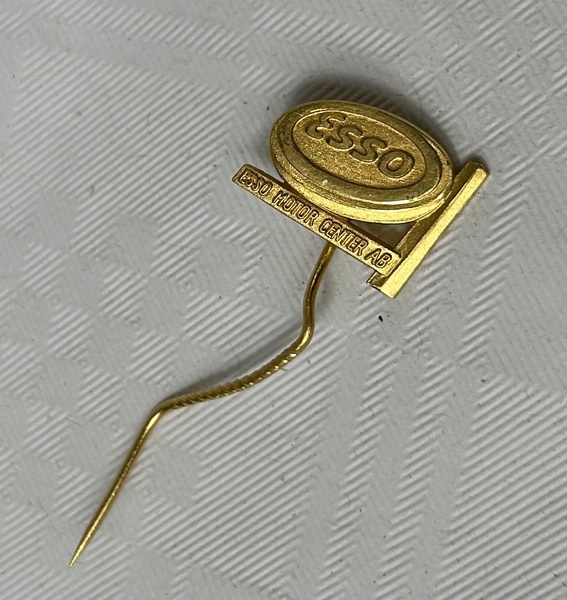 Pin, "Esso", 18k guld.