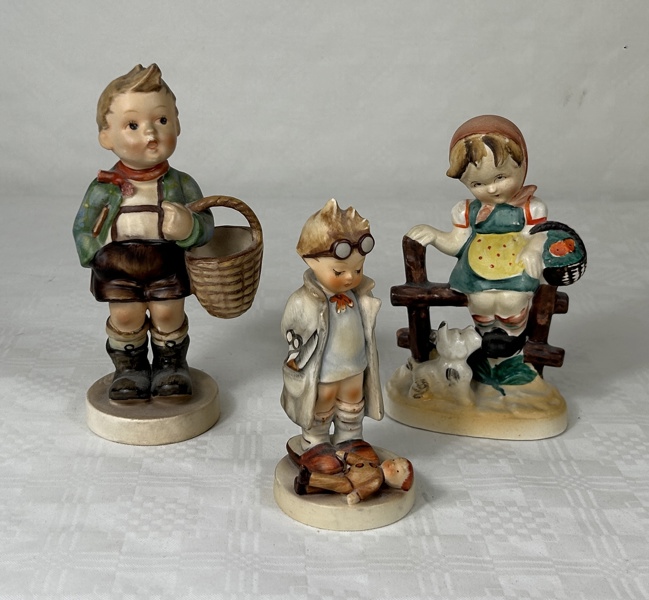 Goebel, "Hummel", figuriner, 3st, 1900-talets mitt.