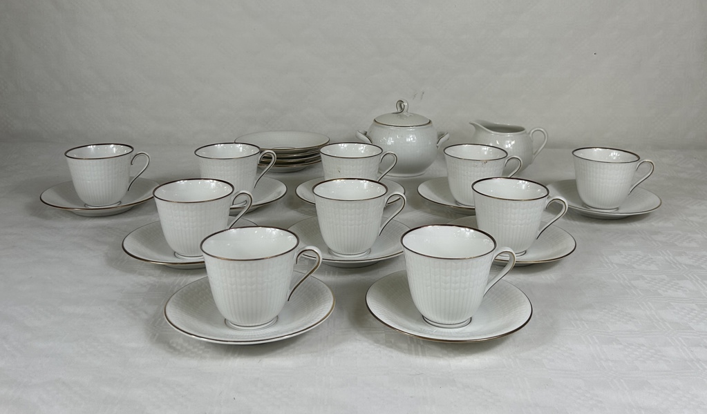 Kaffeservisdelar. Louise Adelborg, "Nationalservisen", 26 delar, Rörstrand.