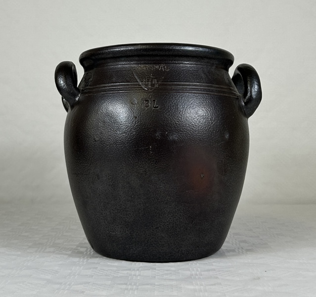Krus, Höganäs, 8 Liter.