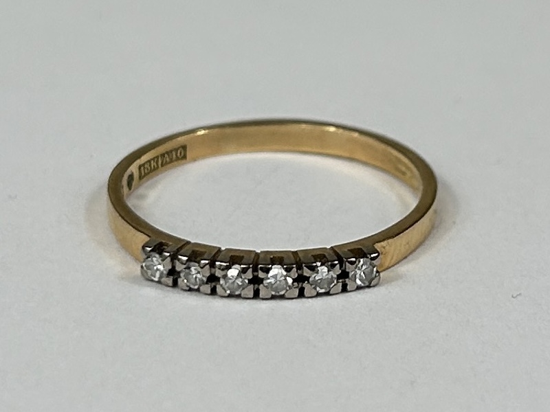 Ring, 18k guld, med diamanter 0.12 CT.