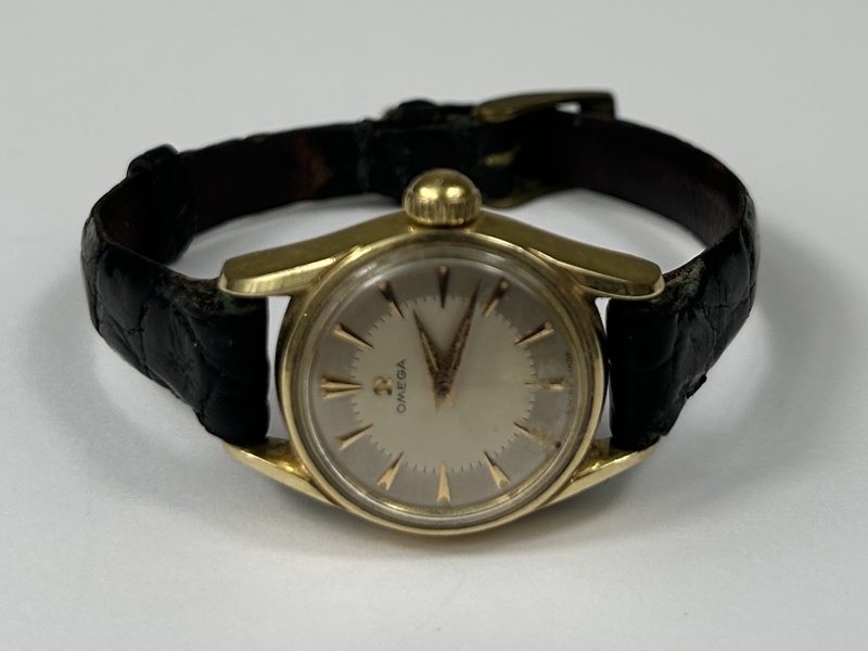 Damarmbandsur, Omega, 22mm.