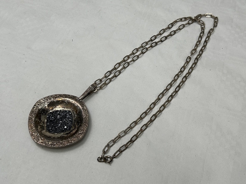 K.E. Palmberg. Halsband, med hänge, Alton, silver.