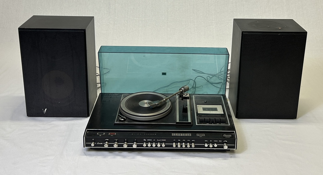 Stereo, Luxor, Dirigent 2200, med två högtalare.
