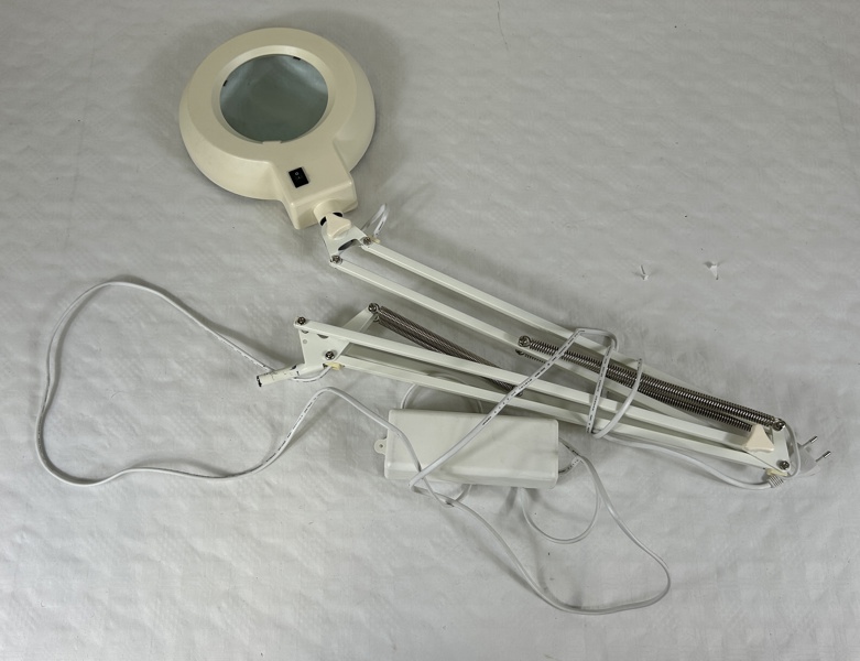 Skrivbordslampa med förstoringsglas, 1900-tal.