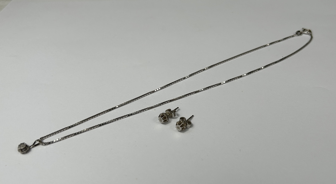 Halsband Vitguld 18K med örhängen, med diamanter.