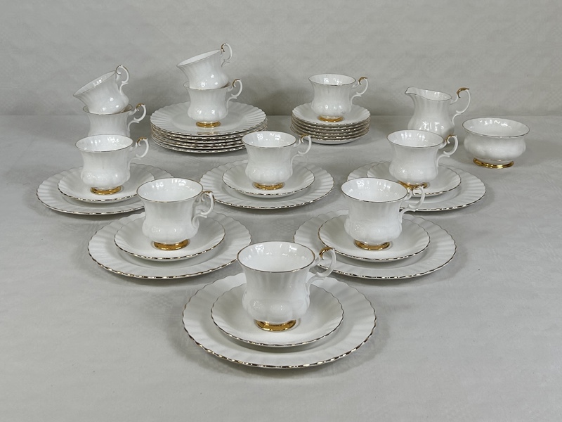 Kaffeservisdelar. 36 delar, Royal Albert, England.
