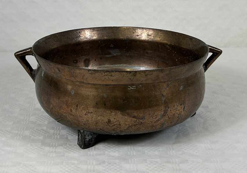 Gryta, tre ben, mässing, 1700-tal.