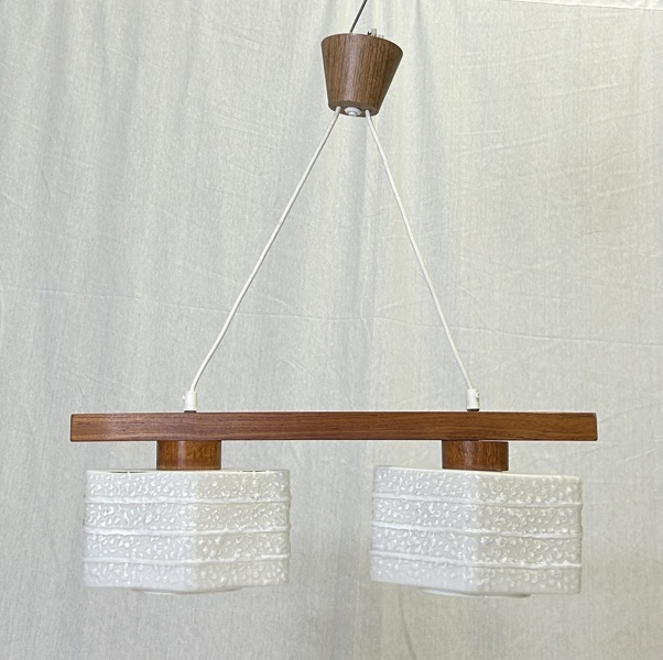 Taklampa. Glas och teak, Lorentzons, 1900-talets mitt.