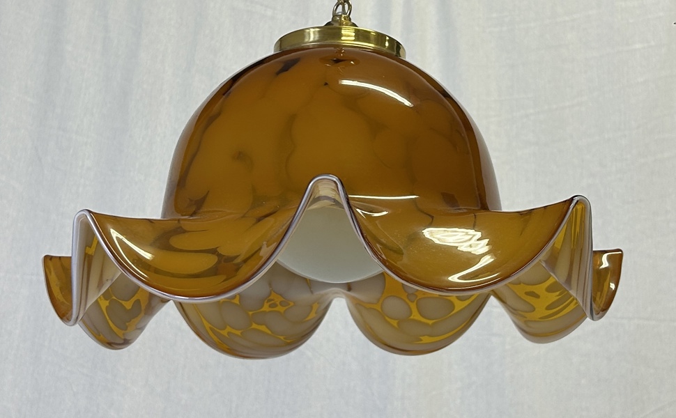 Taklampa, glas, Fåglavik, 1900-talets andra hälft.