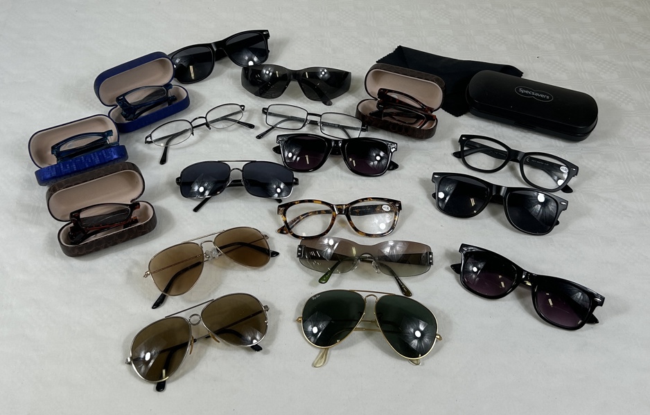 Parti solglasögon/läsglasögon, bla B&L Ray Ban.