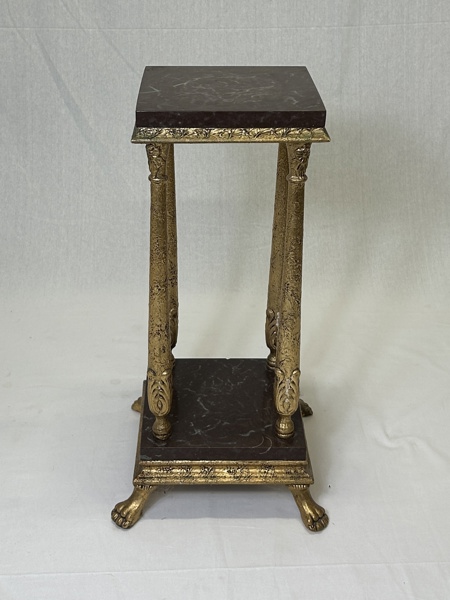 Piedestal, marmor/trä, guldförgylld, 1900-tal.