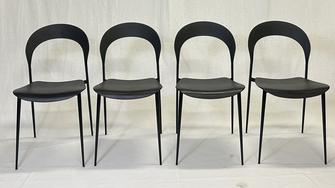 Stolar, 4 st, stapelbara, formgjuten plast, metall, troligen Italienska.