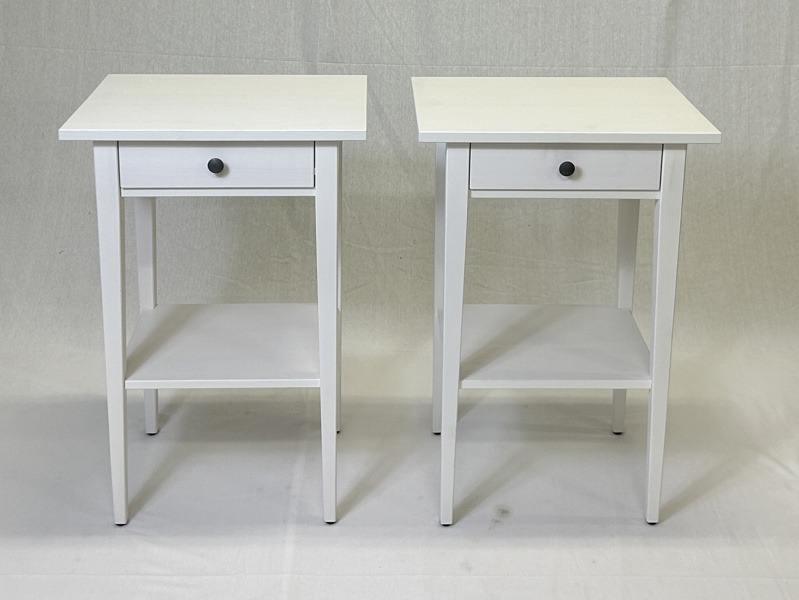 Sängbord, ett par, "Hemnes", IKEA.