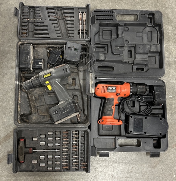 Skruvdragare, 2 st, med tillbehör, Bruksbo, Black and Decker.
