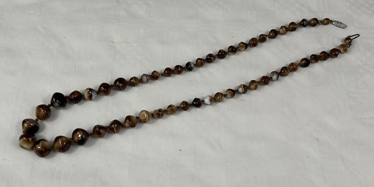 Tigeröga Halsband, silverlås. 1900 talets början