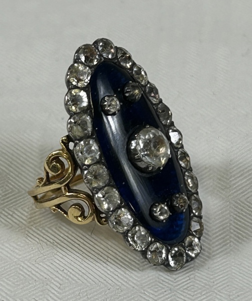 Ring, 18k guld, med stenar.