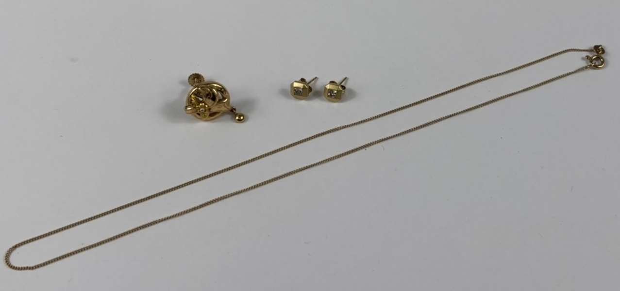 Halsband och örhängen, 18K guld.