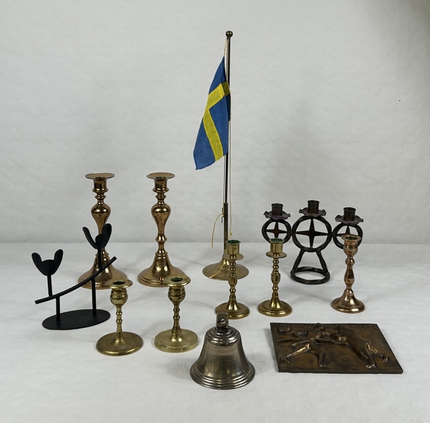 Mässingsföremål bla Ljusstakar