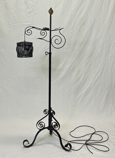 Golvlampa, smide, 1900-talets början.