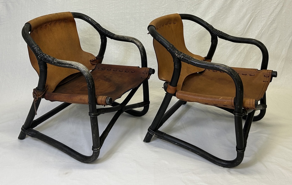 Karmstolar, ett par, bambu/läder, 1970-tal.