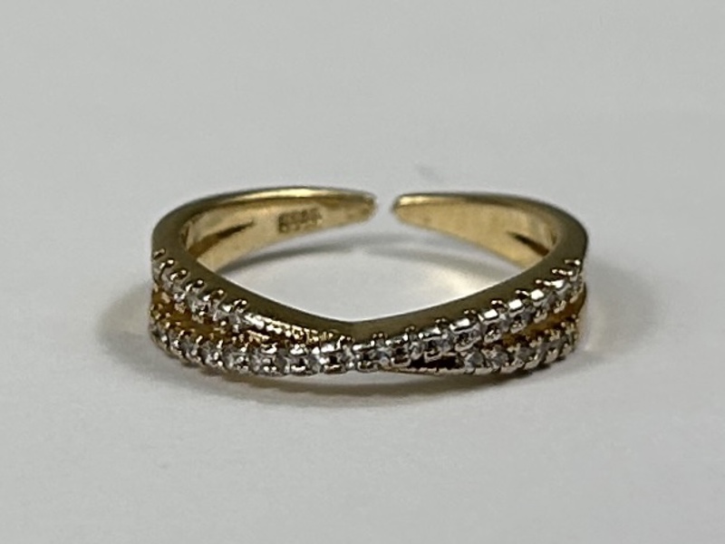 Ring, förgyllt silver, med diamanter.