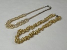 Halsband, 2 st, snäckor/pärlemor, 1800-tal.