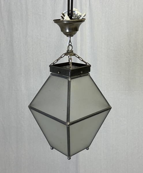 Taklampa, blyinfattad, 1900-tal.