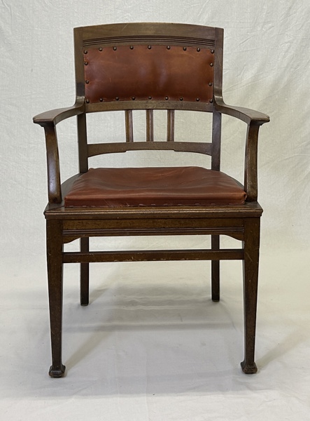 Stol, Jugend, skinn/trä, 1900-talets första hälft.