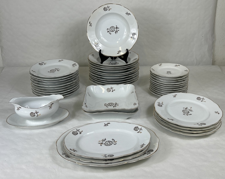 Hackefors Matservisdelar, 43 delar, porslin, "Birgitta".