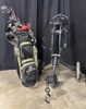 Golfvagn med väska och klubbar m.m.