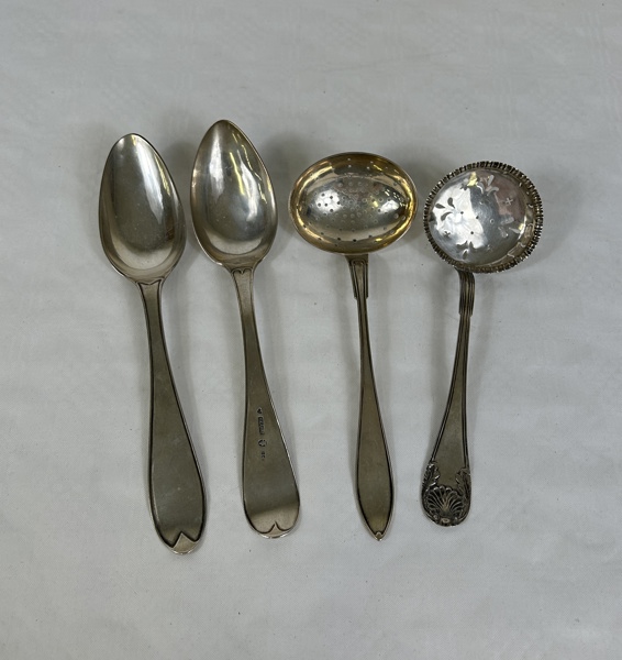 Silverbestick, 2st silar och 2st skedar.