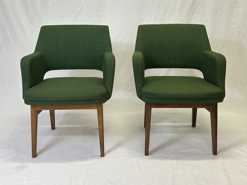 Karmstolar, ett par, "Oslosund", Kinnarps. 1950-tal.