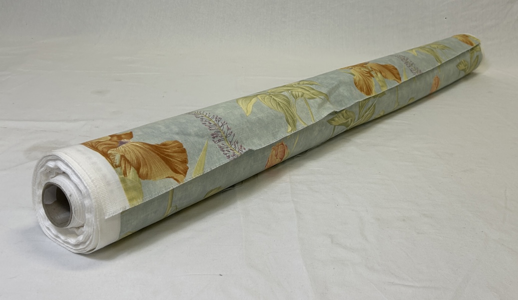 Tygrulle, blomstermotiv.