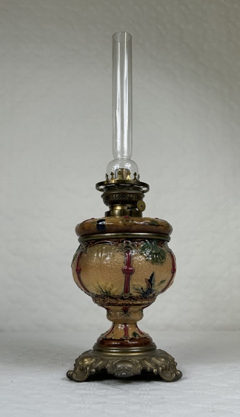 Bordsfotogenlampa, Majolika, 1800-tal.