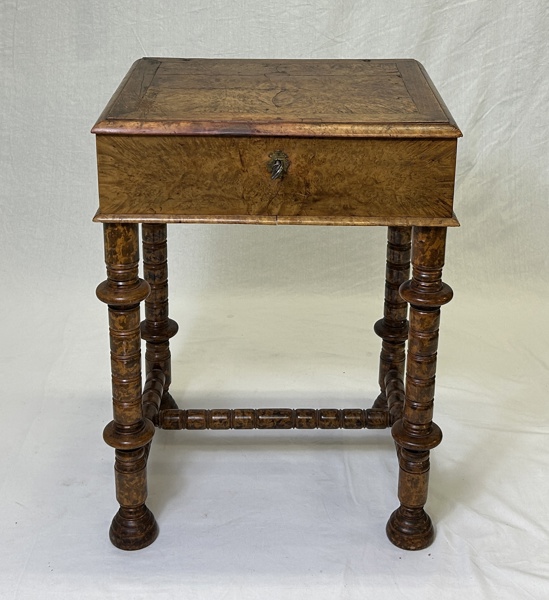 Skrin, på benställning, barock, 16/1700-tal.