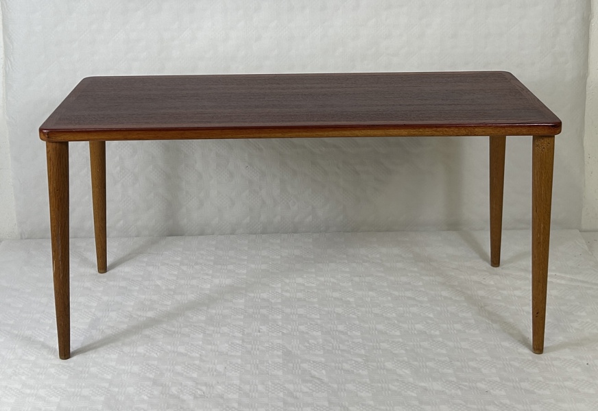 Sidobord, teak, 1900-talets mitt.