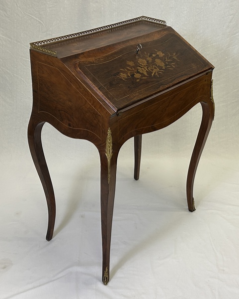 Snedklaffsekretär, rokoko stil, 1900-tal.