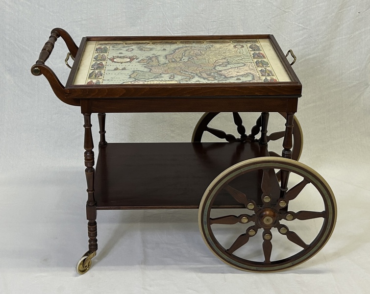 Serveringsvagn, bricka med karta, engelsk stil, 1900-tal.