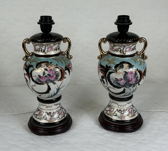 Bordslampor, ett par, orientaliska.
