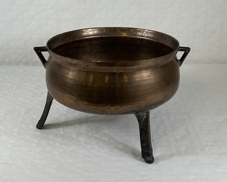 Trefot, mässing, 17/1800-tal.