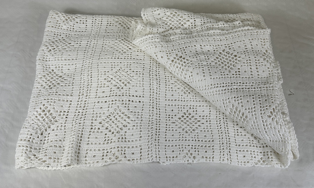 Överkast till dubbelsäng, virkat.