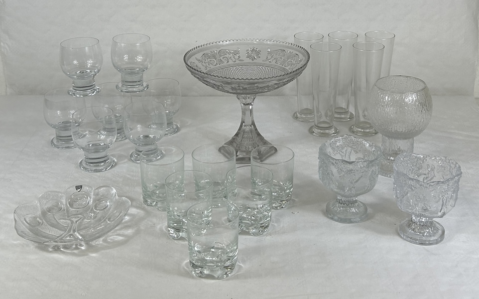 Diverse glas och skål, bla Iittala och Orrefors.