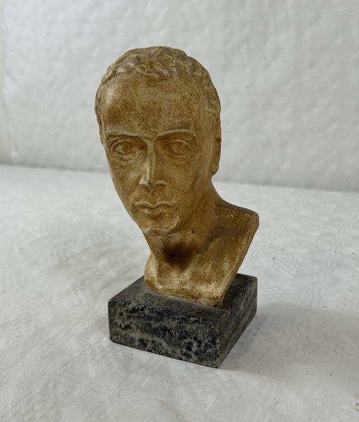 Anders Mohammar, skulptur, marmor och gips.