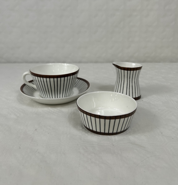 Stig Lindberg. "Spisa Ribb", 4 delar, porslin.